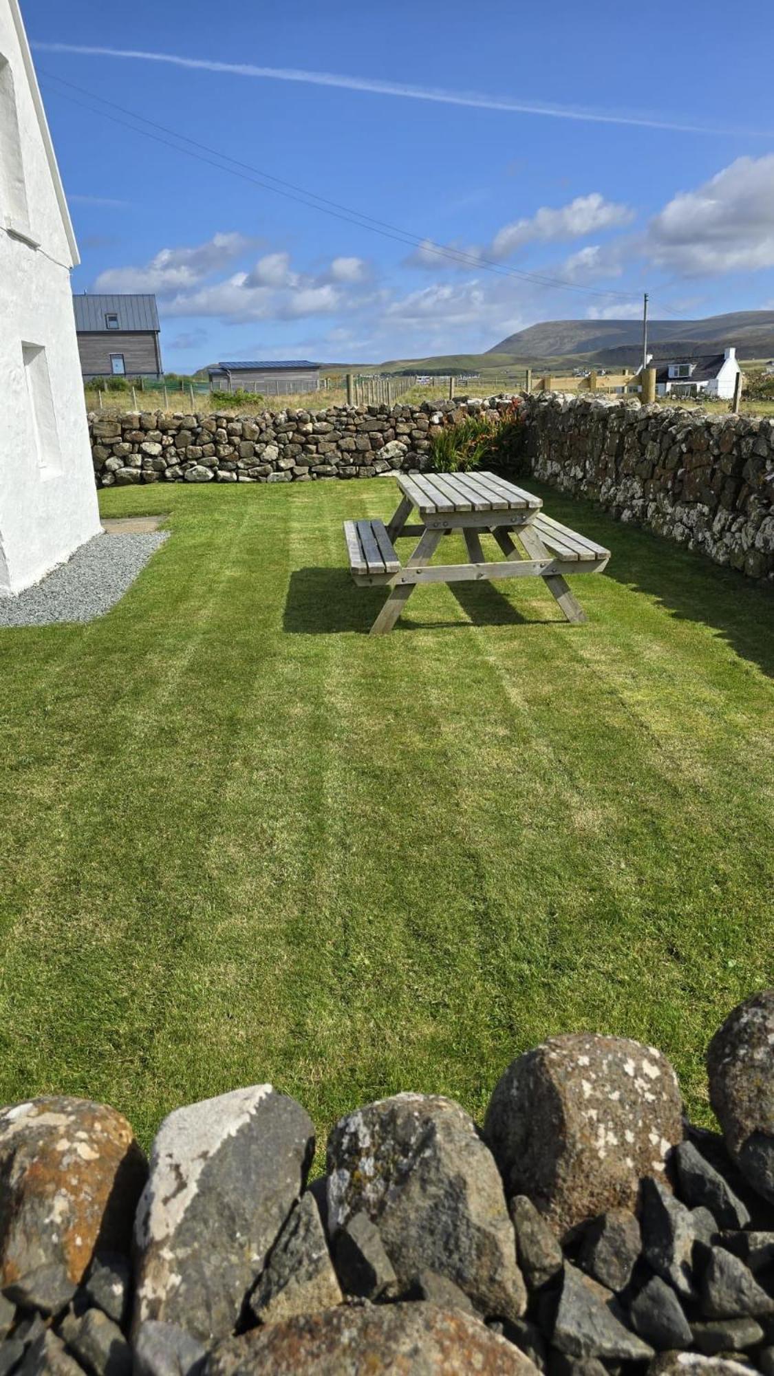 Cnoc Ruaraidh Cottage Kilmuir  Eksteriør bilde